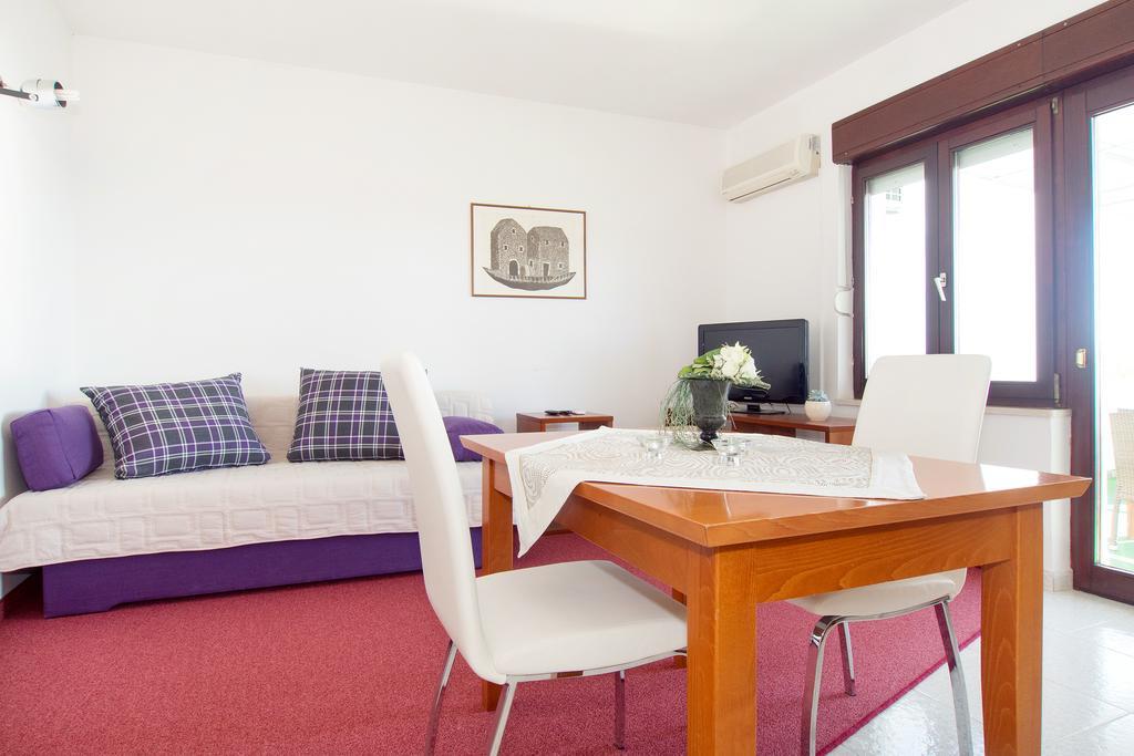 Beach Guesthouse Mediteran 珀德垂那 客房 照片