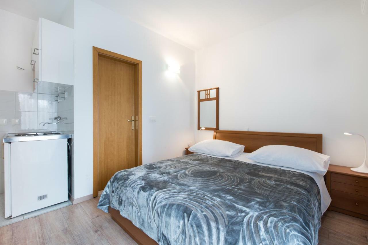 Beach Guesthouse Mediteran 珀德垂那 外观 照片